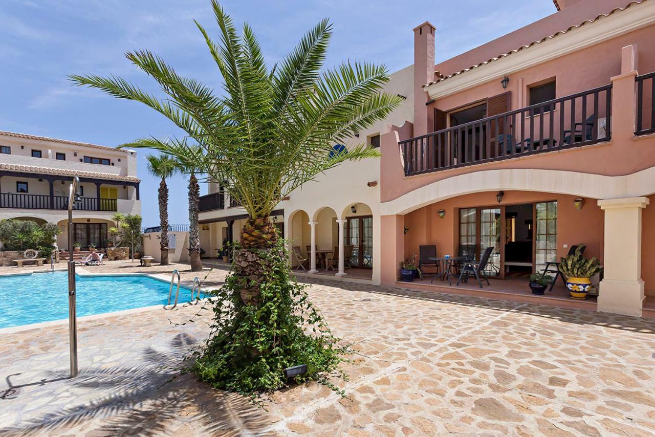 Harbour Lights Townhouse Villa Виларикос Екстериор снимка