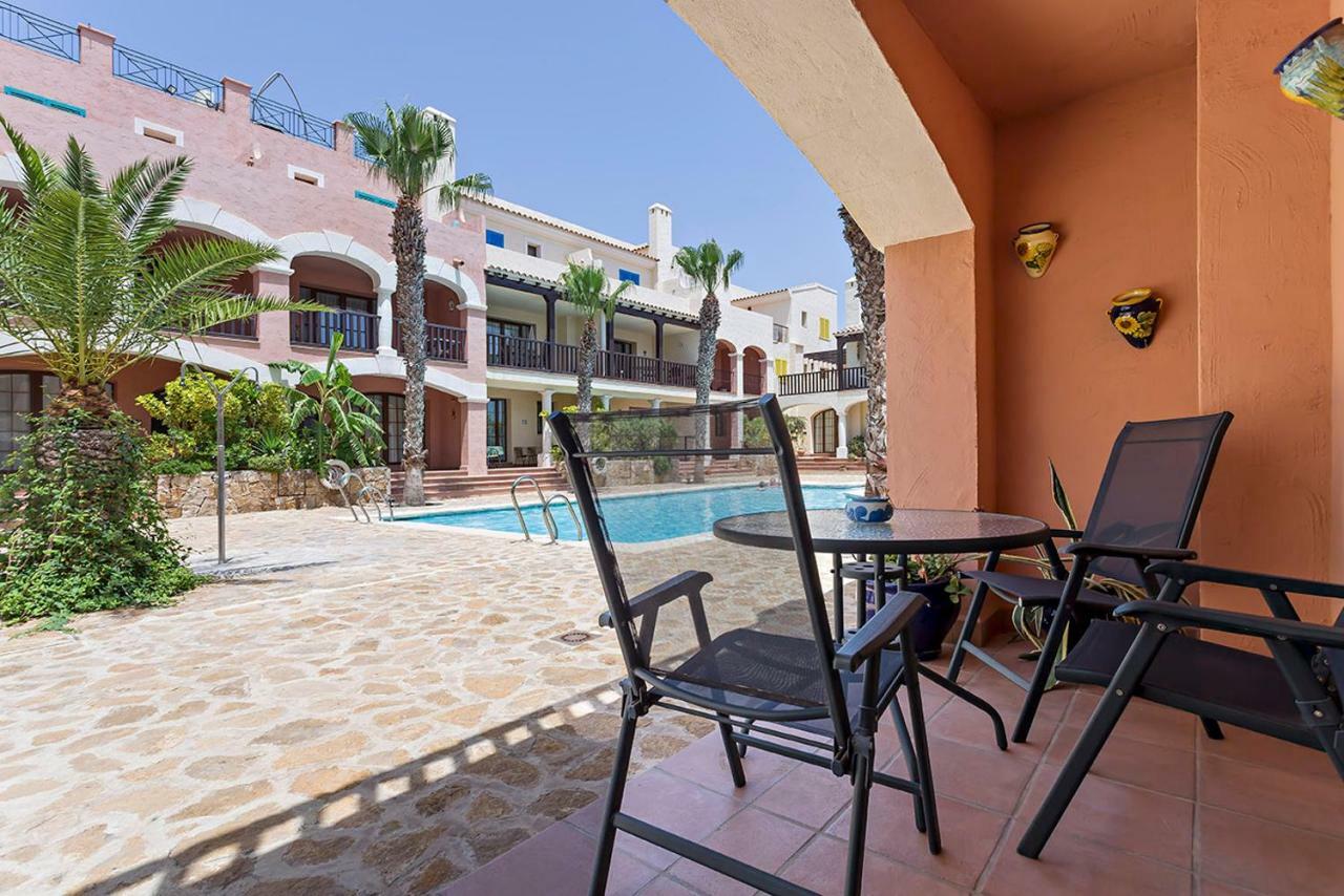 Harbour Lights Townhouse Villa Виларикос Екстериор снимка