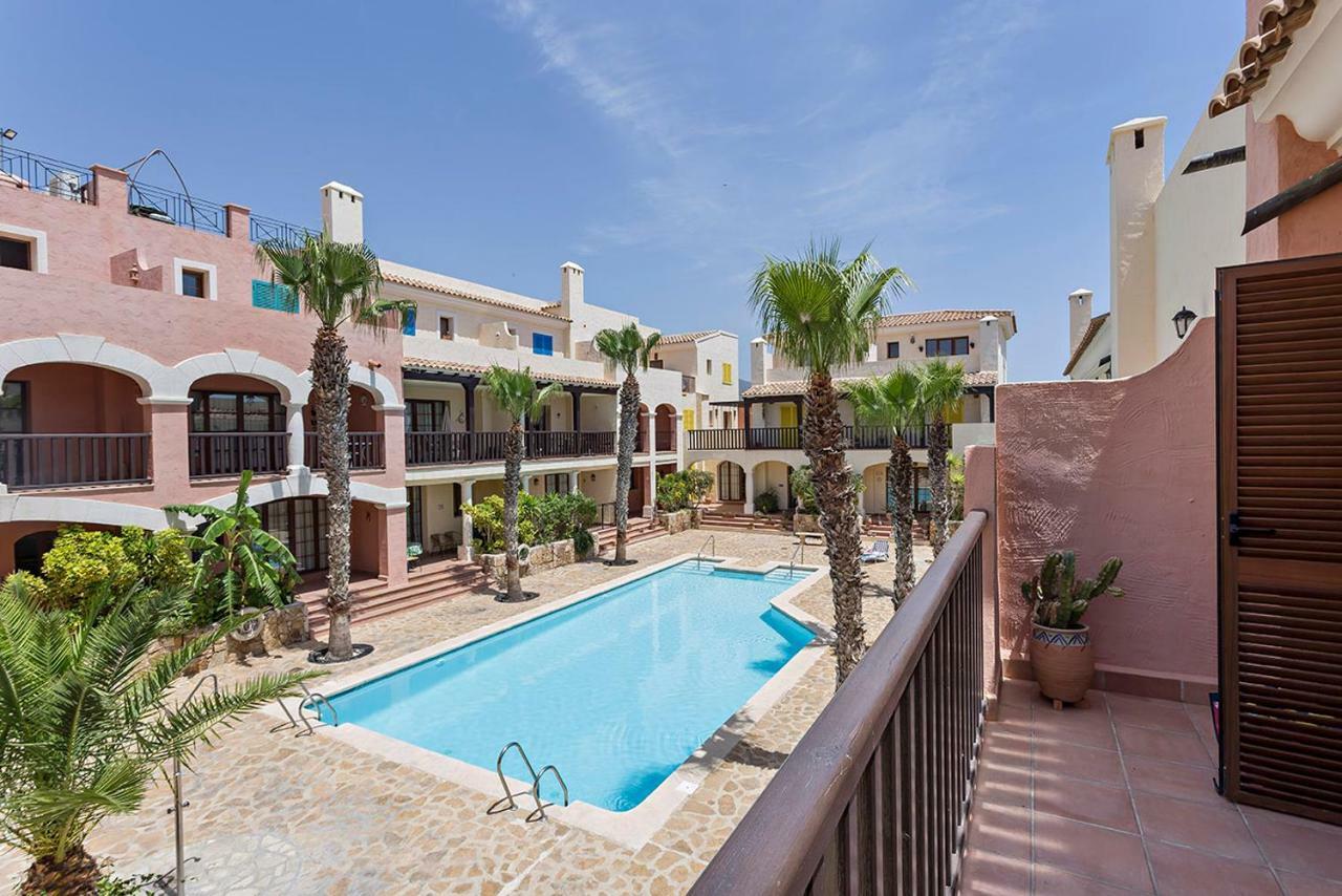 Harbour Lights Townhouse Villa Виларикос Екстериор снимка